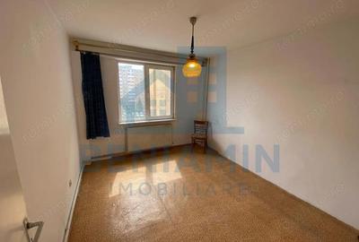 Apartament cu 3 camere semidecomandat în Griviței