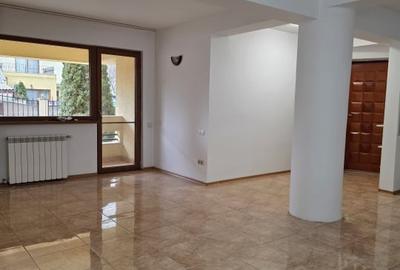 Apartament cu 3 camere decomandat în Faleza Nord - 3