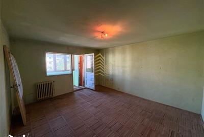 Apartament cu 3 camere decomandat în Central - 1