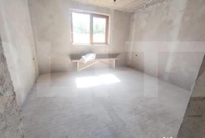 Casă cu 3 camere cu Teren 3500 Mp în Central - 2