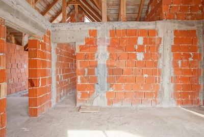 Casă cu 6 camere cu Teren 847 Mp în Hălchiu - 46