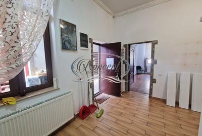 Spațiu comercial, de 196 mp, în Central - 10