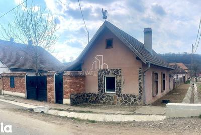 Casă cu 2 camere cu Teren 582 Mp în Saschiz - 4