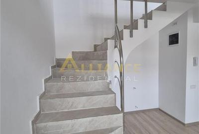 Penthouse cu 3 camere decomandat în Central - 10