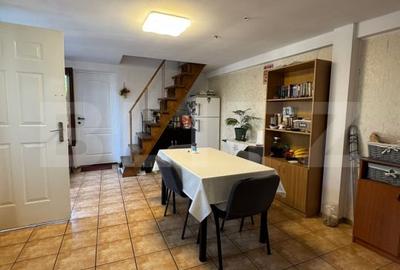 Casa de vanzare, cu 4 camere, zona Sector 5 - 2