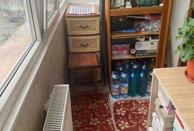Apartament cu 2 camere decomandat în Km 5 - 5