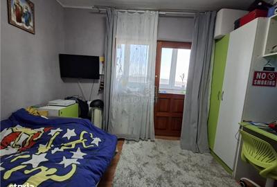 Apartament cu 3 camere decomandat, mobilat în Vasile Aaron - 8