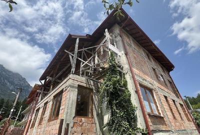 BUSTENI, VILA NEFINALIZATA 680 mp - Teren 400 MP - Strada Erou Stanica