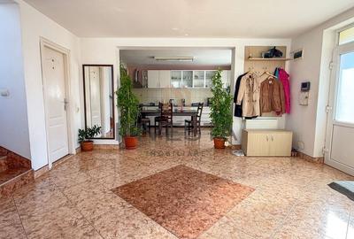 Casa individuala, Cartier Europa, retrasa de la strada principala! - 5