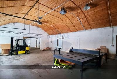 Spațiu comercial, de 647 mp, în Central - 4