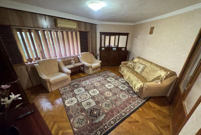 Apartament 3 camere zona Capitol