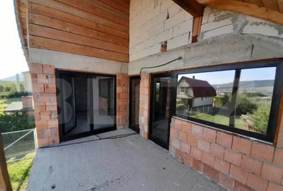 Casă cu 5 camere cu Teren 700 Mp în Viișoara - 11