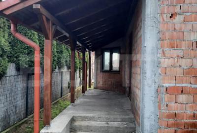 Casă cu 5 camere cu Teren 500 Mp în Păulești - 10