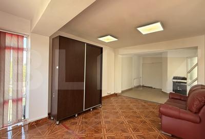 Spațiu comercial, de 307.85000610352 mp, în Central - 3