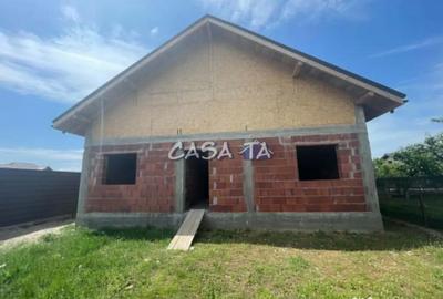 Casă cu 3 camere cu Teren 300 Mp în Bălești - 2