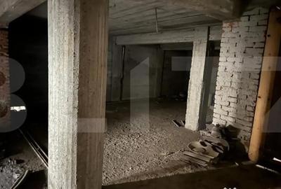 Casă cu 7 camere cu Teren 900 Mp în Dorohoi - 2