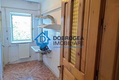 Apartament cu 2 camere decomandat în C5 - 8