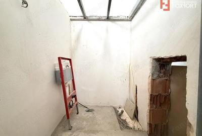 Apartament cu 4 camere decomandat în Dumbrăvița - 2