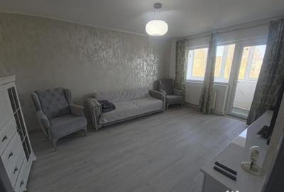 Apartament cu 2 camere decomandat în CET - 1