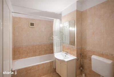 Apartament cu 4 camere decomandat în Vasile Aaron - 3