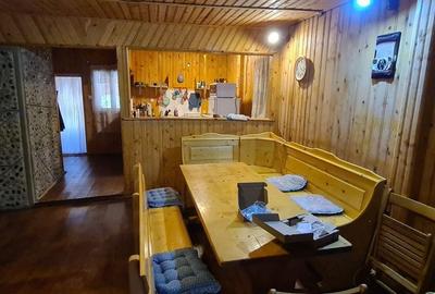 Casă cu 7 camere cu Teren 2000 Mp în Dâmbovicioara - 11