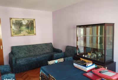 Apartament cu 3 camere decomandat în Berești - 13