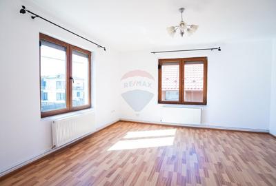 Casă cu 6 camere cu Teren 380 Mp în Nord-Est - 14