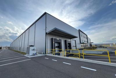 Hala ultramoderna centru logistic, depozitare + birouri 5,857 mp - 2