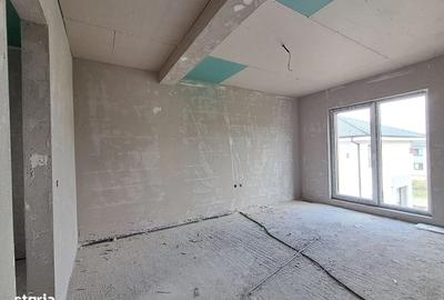 Casă cu 5 camere cu Teren 480 Mp în Chinteni - 4