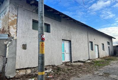 Spațiu industrial, de 230 mp, în Central - 2