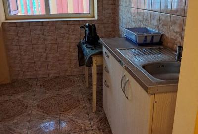 Spațiu comercial, de 52 mp, în Far - 3