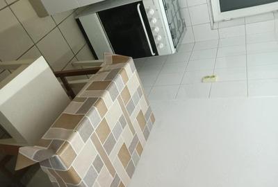 Garsonieră decomandată în Romană - 9