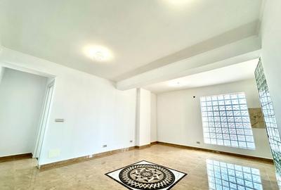 Discount mare, 2 camere lux, gata de mutare, comision 0 - 2