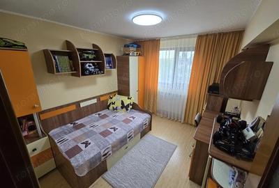 Apartament 3 camere, decomandat, Micro 13B - 5