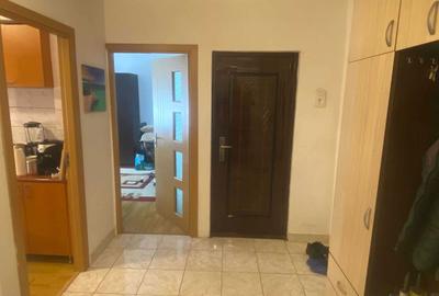 Apartament cu 2 camere decomandat în Rovine - 4