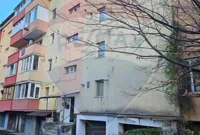 Apartament cu 3 camere de vanzare, str. Hortensiei - 9