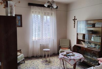 Apartament cu 3 camere decomandat în Jiu-Paroșeni - 5
