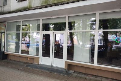 Spațiu comercial, de 90 mp, în Central - 6