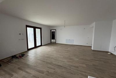 Vila deosebita Parter + Mansarda de vanzare in Odobesti - 12