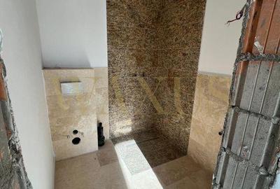 Casă cu 4 camere cu Teren 5.5 Mp în Central - 7
