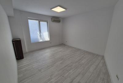 Apartament cu 3 camere decomandat în P-ța Romană - 2