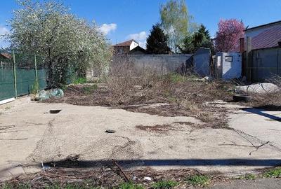 Teren de 360 mp, în Central