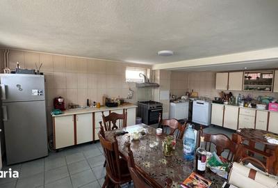 Casă cu 5 camere cu Teren 2011 Mp în Central - 16