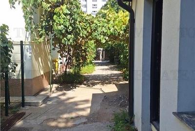 Vanzare casa curte comuna(Stefan cel Mare) - 1