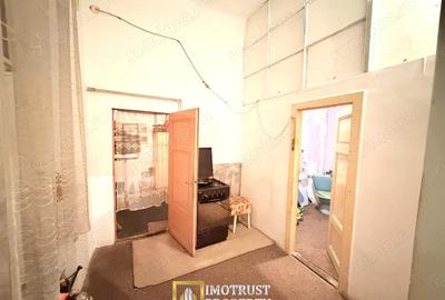 Vanzare apartament 4 camere, ultracentral 150 mp, 4 boxe incluse - 1