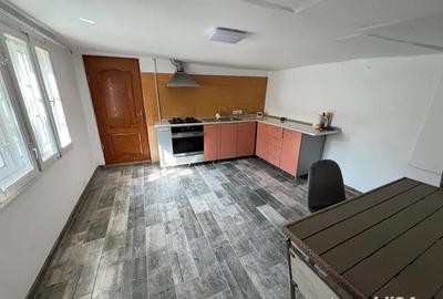 Casă cu 3 camere în Central - 1