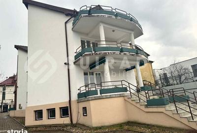 Casă cu 10 camere cu Teren 700 Mp în Central - 3