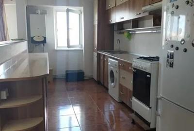 Apartament cu 3 camere - zona Nicolina - Frumoasa - 2