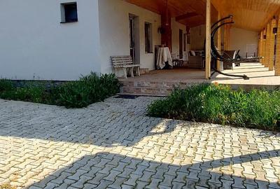 Casă cu 6 camere cu Teren 1800 Mp în Dudeștii Noi - 1