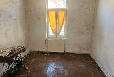 Casa tip langa  Maternitatea Giulesti - Regie - 6